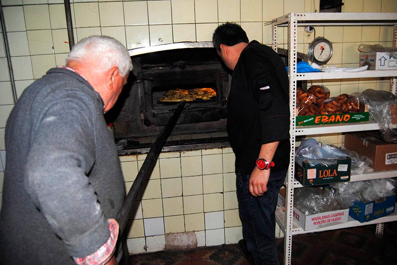Introducimos las bandejas en el horno. 