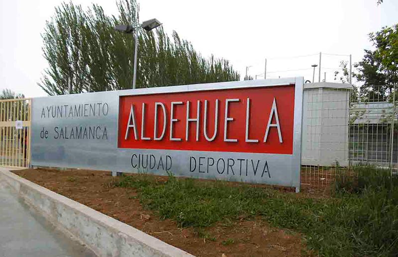 La entrada de la ciudad deportiva de La Aldehuela.