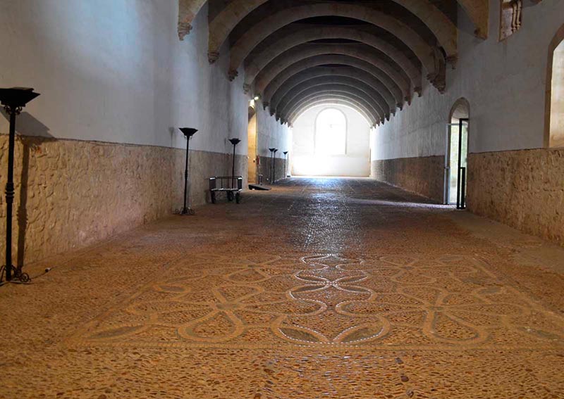 El patio cubierto que lleva el nombre de Cristóbal Colón.