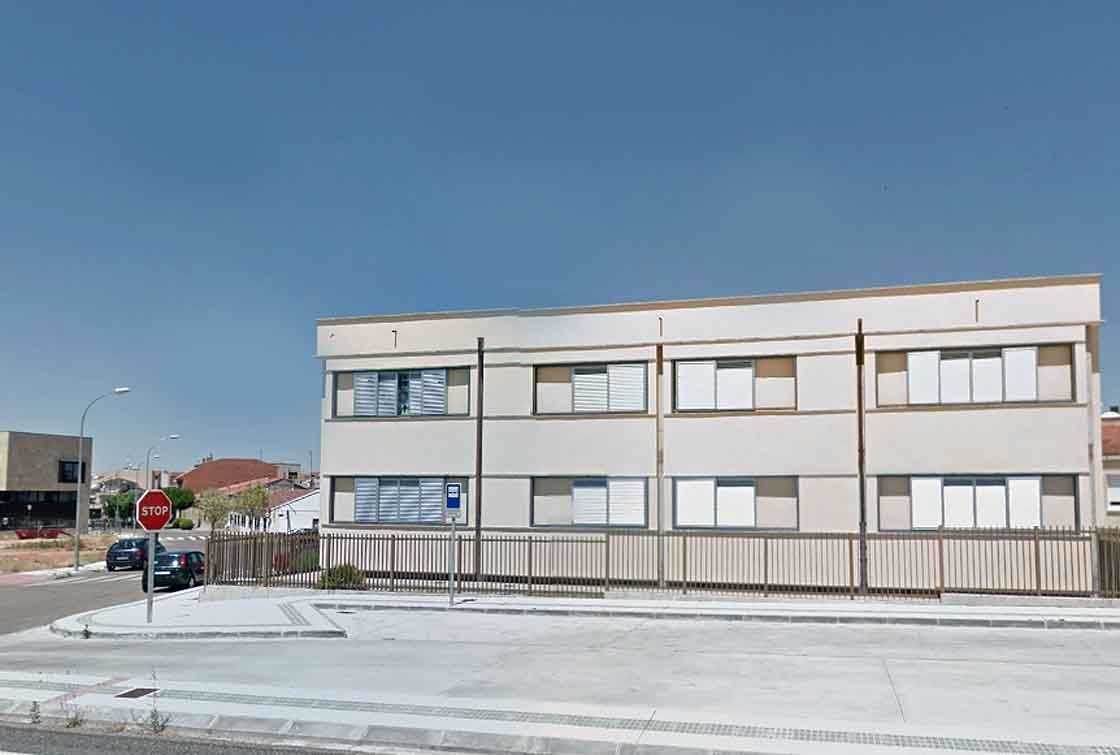 El colegio de Villares de la Reina.