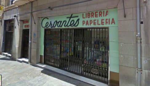 La librería Cervantes cierra sus puertas.