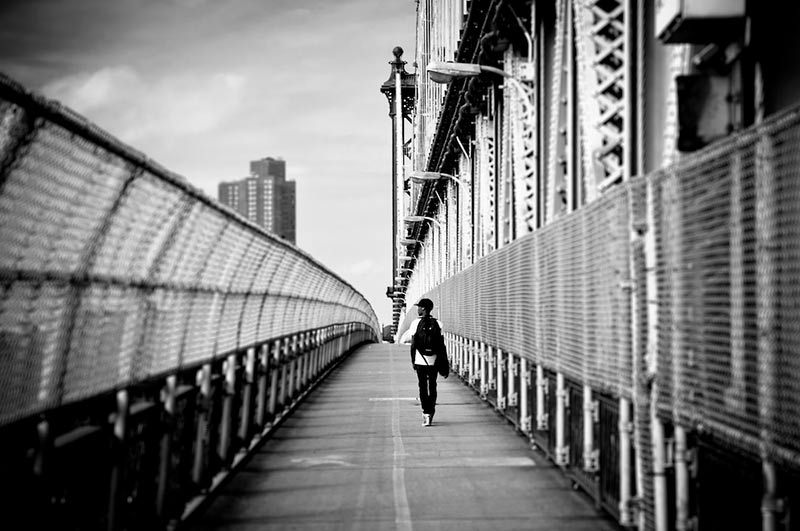 walking-on-the-manhattan-bridge.jpg