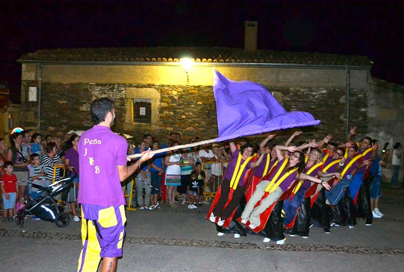 La peña J y B ganó el concurso en adultos.