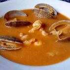 Sopa de pescado a la vasca. 