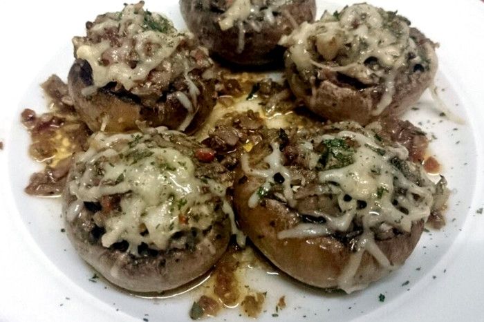 Champiñones rellenos a la papillote. 