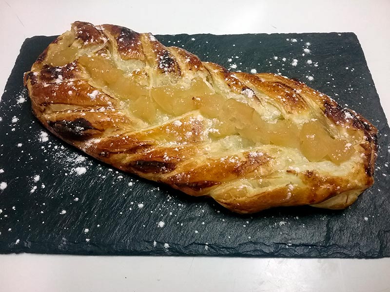 Trenza de hojaldre de Año Nuevo. 