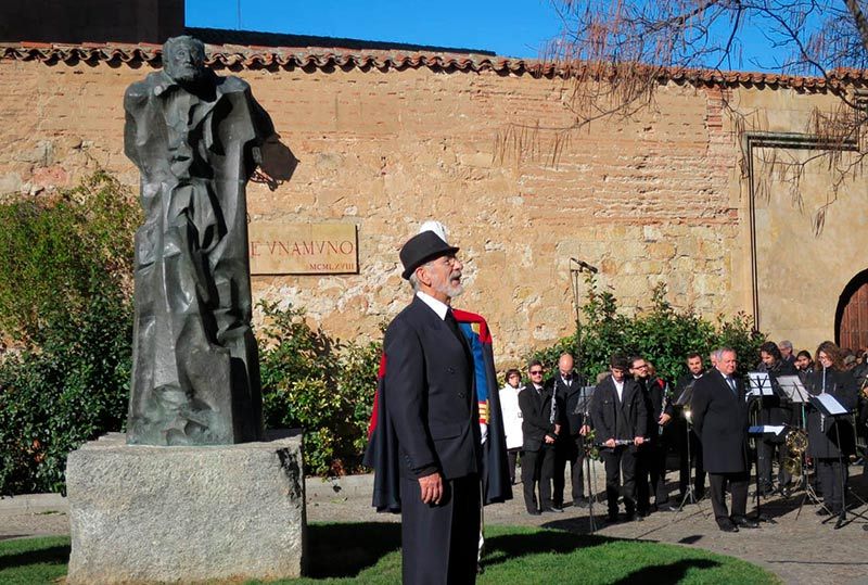 La rectora dela Pontificia y el alcalde.