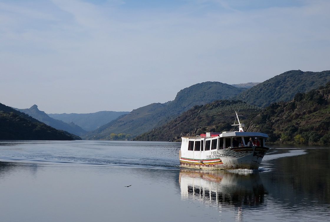 La barca a orillas del Duero, donde tendrá lugar la comida campestre.