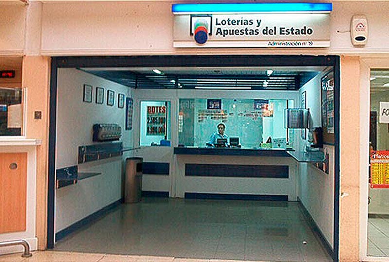 El despacho de loterías del Carrefour.