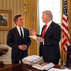 David Muir, ex alumno de la Usal, fue el primer periodista en entrevistar a Donald Trump al llegar a la Casa Blanca. Fotos. Redes Sociales de David Muir. 