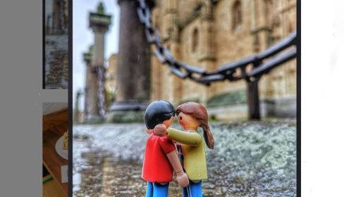 Dos muñecos de PlayMóvil flirtean en Salamanca. Foto. Instagram. visitsalamanca