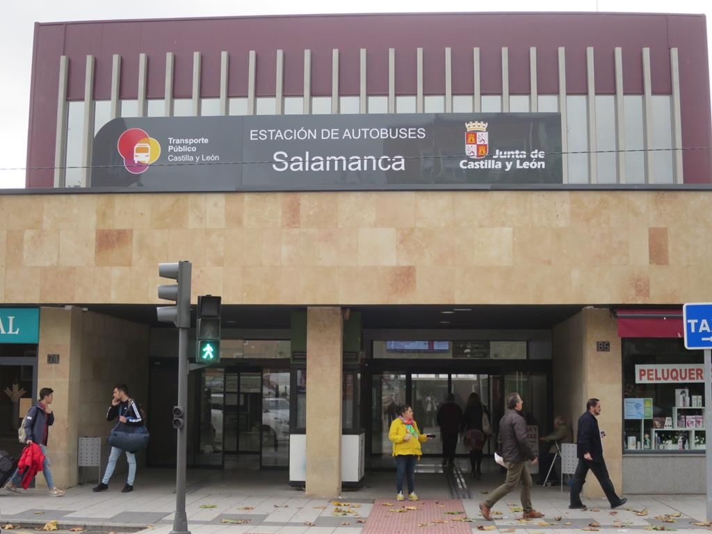 La estación de autobuses.