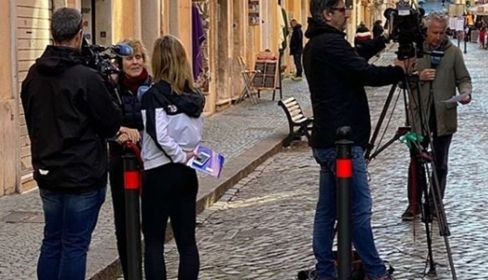 Mercedes Milá se reencuentra con su hermano Lorenzo en Roma. Foto Instagram.