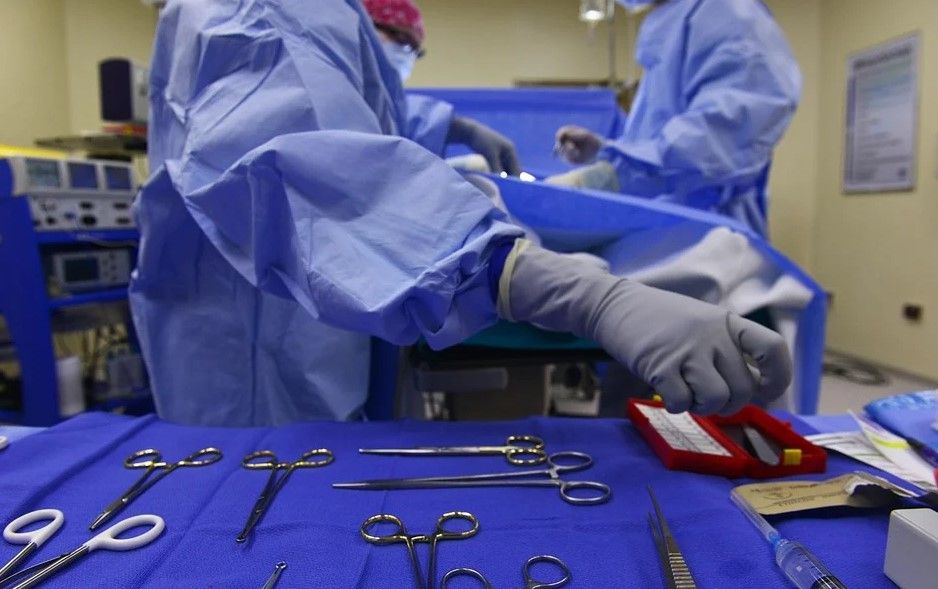 sanidad medios enfermeras sanitarios operacion quirofano