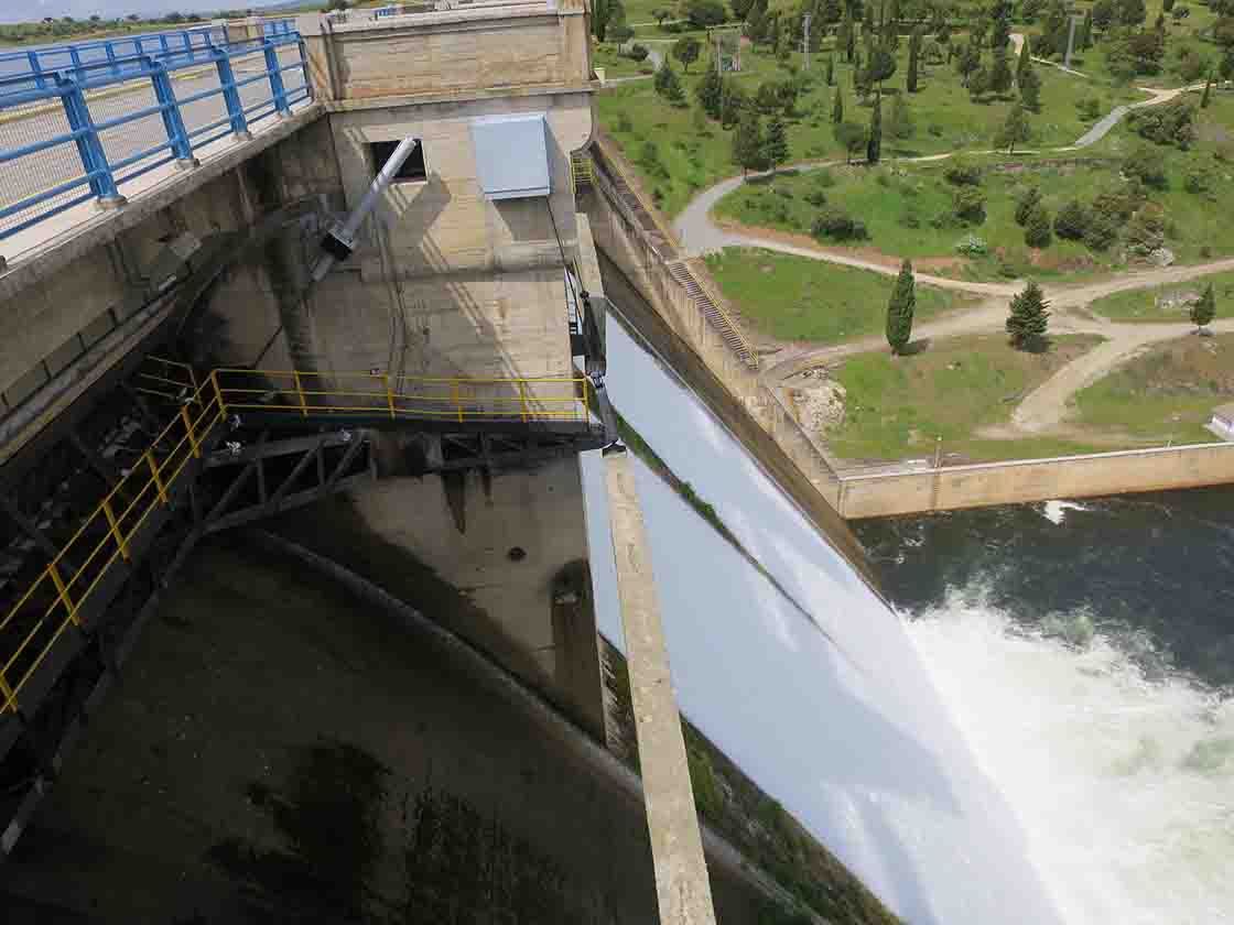 Un espectáculo en el embalse de Santa Teresa.