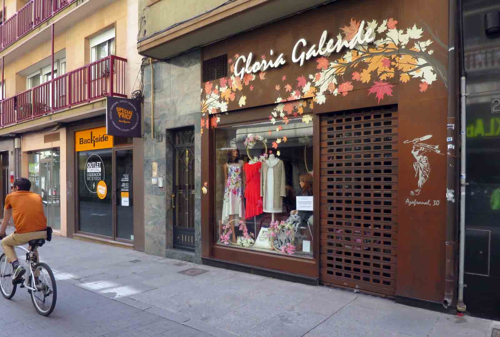 Un comercio cerrado en Salamanca por el confinamiento.