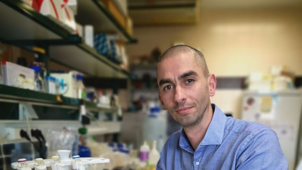 Raúl Rivas, profesor titular de Microbiología. Departamento de Microbiología y Genética de la Universidad de Salamanca. Foto. Usal. 