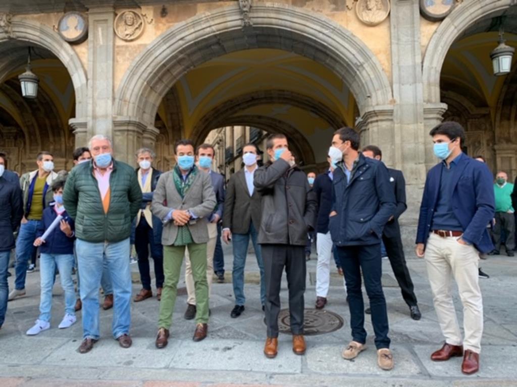 Los toreros que participaron en el acto.