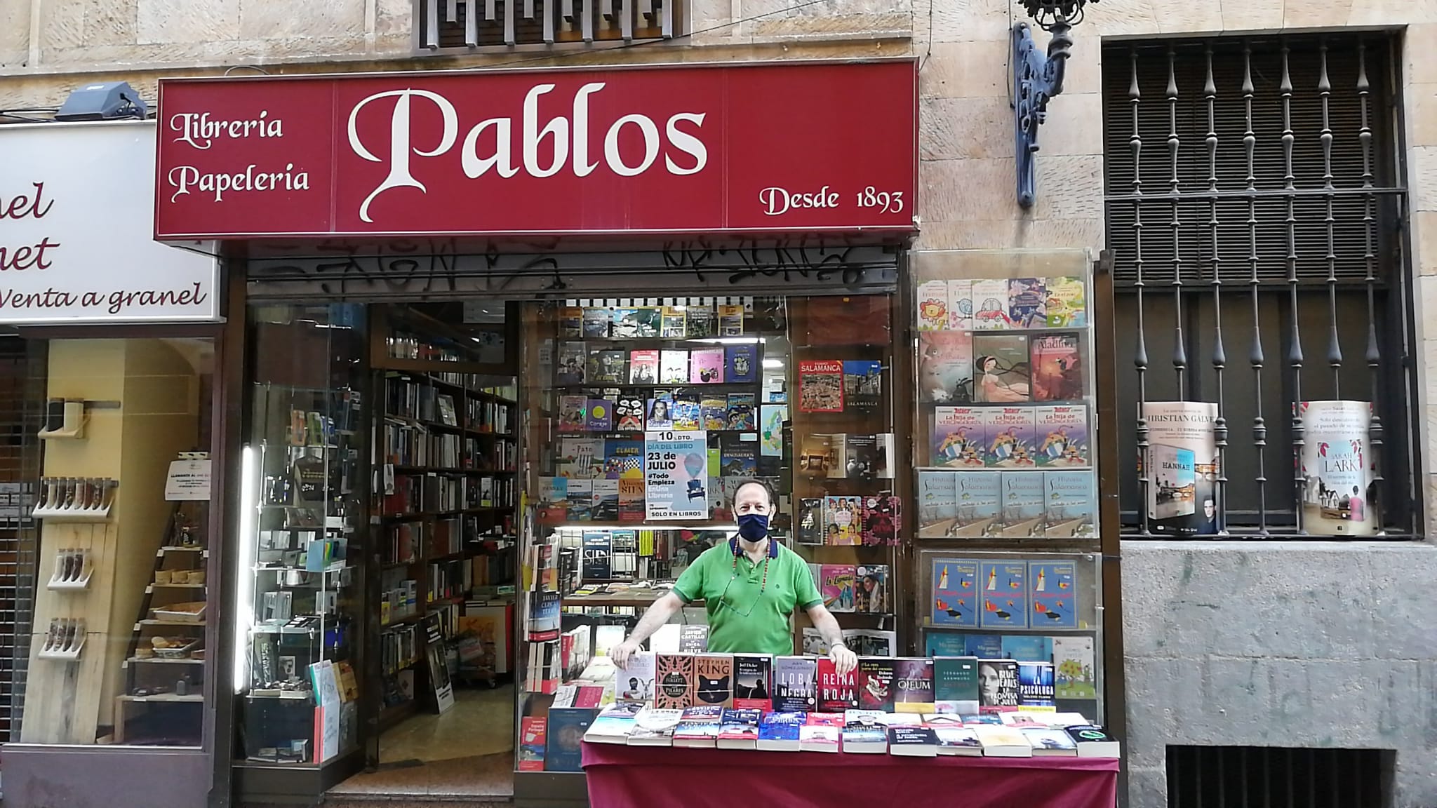 Las librerías salen a la calle para celebrar el Día de las Librerías. ARCHIVO. 