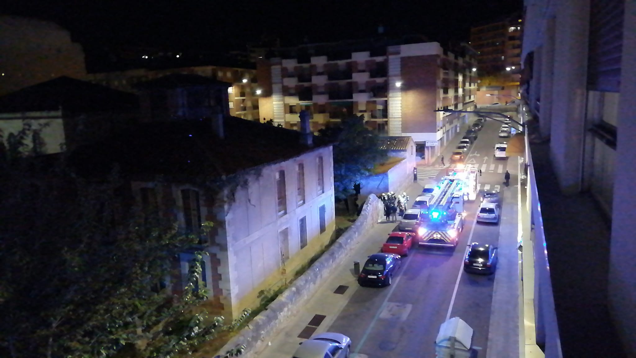 Los Bomberos en el palacete del paseo de la Estación .