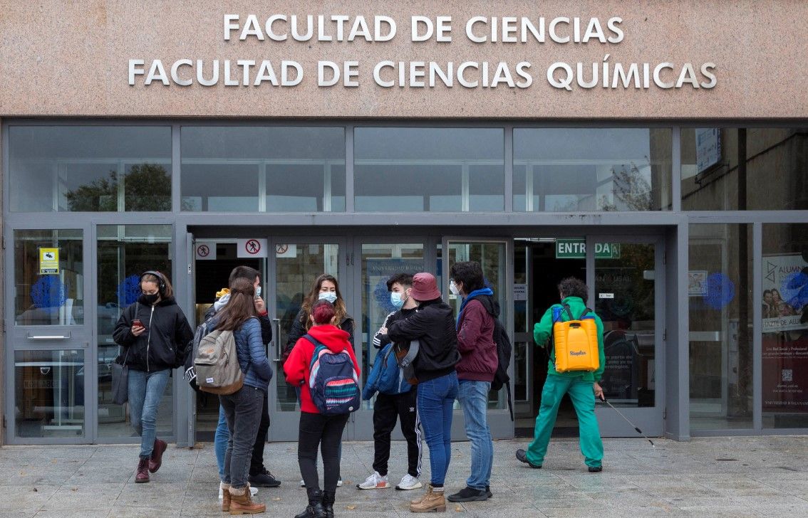 Estudiantes de la Usal, este miércoles. (Ical / Susana Martín)