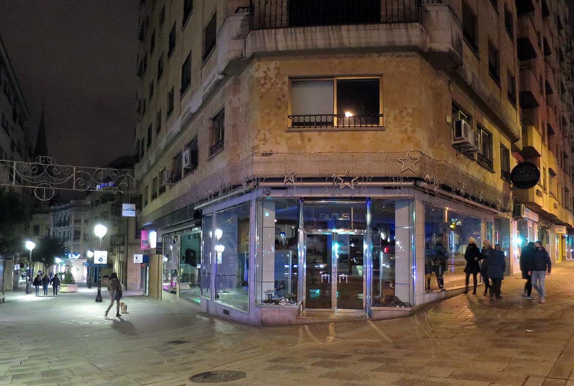 Minutos antes d la 1 a.m. del viernes.
