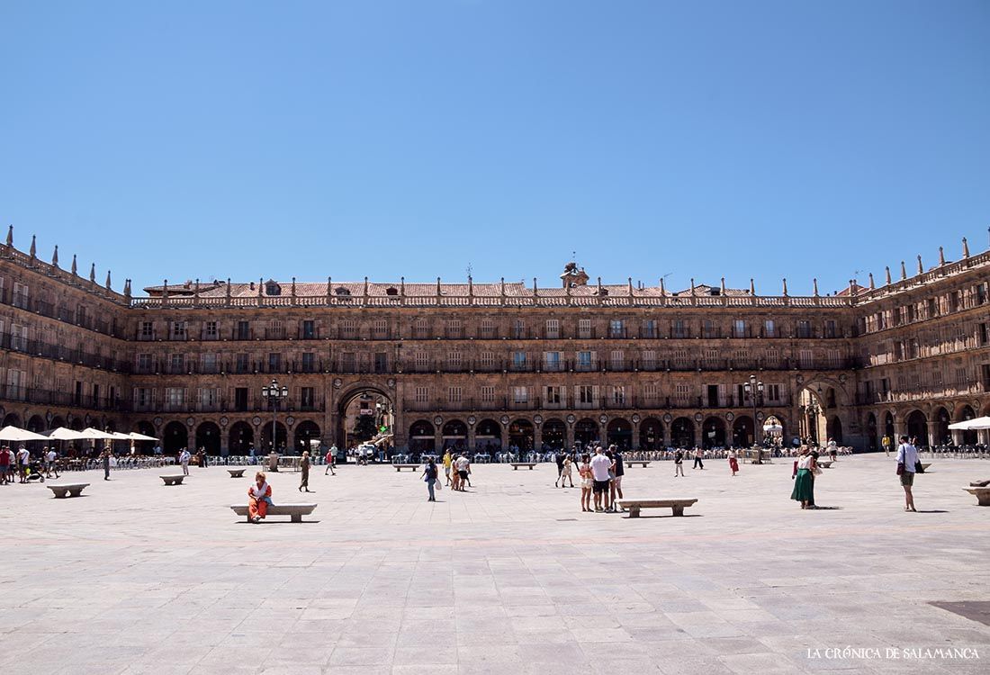 La Plaza Mayor de Salamanca, lugar donde Rafael Farina realizó sus primeras 'actuaciones'. Foto. Amudena Iglesias Martín.
