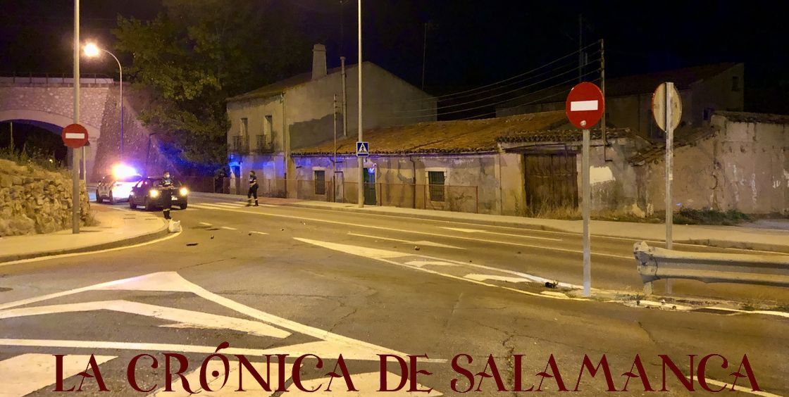 Restos del atropello en la calzada.