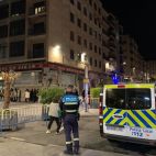 Una dotación de la Policía Local en la zona de Bermejeros y Correhuela. (Archivo)