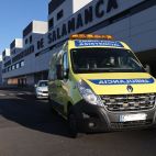 Una ambulancia en el hospital. Fotografía. Archivo.