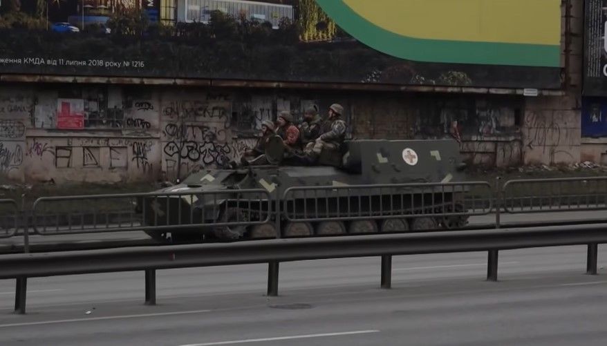 Soldados ucranianos en Kiev.
