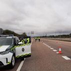 Un control de la Guardia Civil de Tráfico de Salamanca. (ARCHIVO)