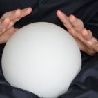 Una bola de cristal. Fotografía. Pixabay. 