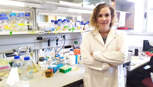 Sofía Muñoz Félix, en el laboratorio del Centro de Investigación del Cáncer