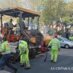Obras de asfaltado en la zona del Rollo. (Archivo)
