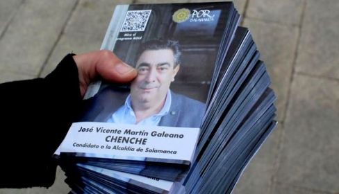 Papeletas de Chenche Martín Galeano, cabeza de lista de Por Salamanca. (Archivo)