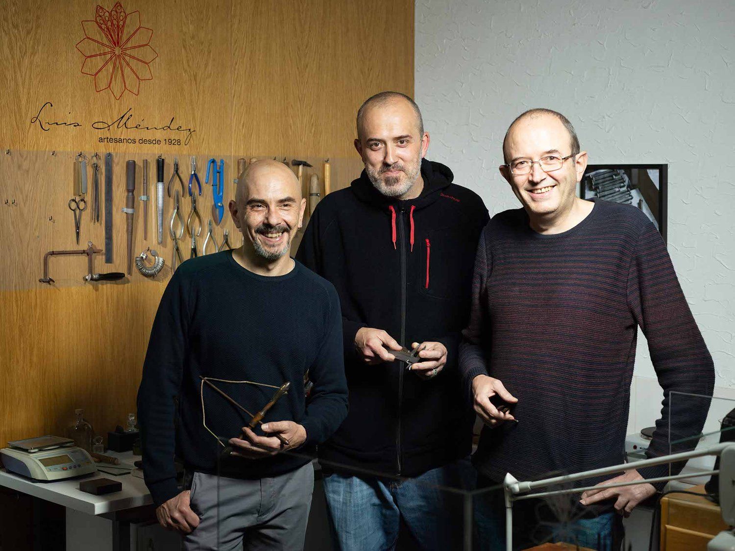 Los tres hermanos que conforman Luis Méndez Artesanos. 