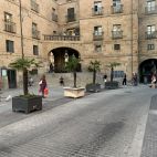 Plaza Poeta Iglesias y las escaleras de la Plaza Mayor. El 'bosque' del centro