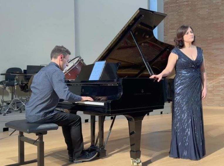 Amparo Mateos y Adolfo Muñoz.