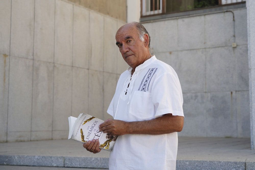 El escritor salmantino José Luis Sánchez. (ARCHIVO)