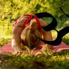 Una mujer practica yoga. Pixabay.