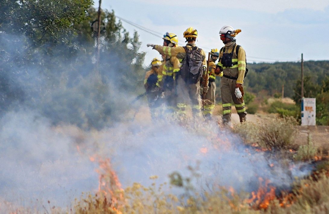 incendio 18 agosto  leon bomberos forestales aldea valdoncina ical