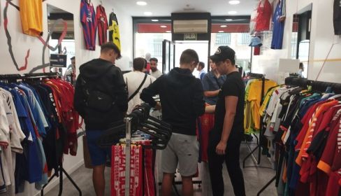 La tienda efímera de camisetas vintage de fútbol.