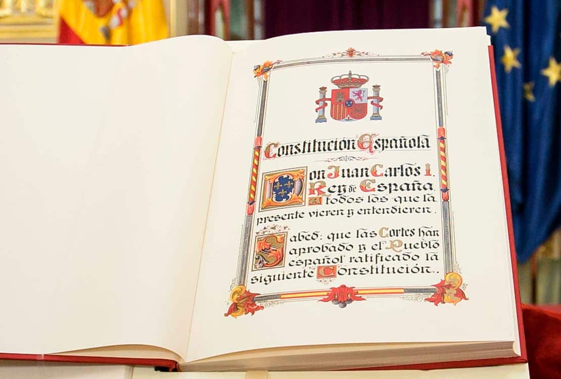 La Constitución española.