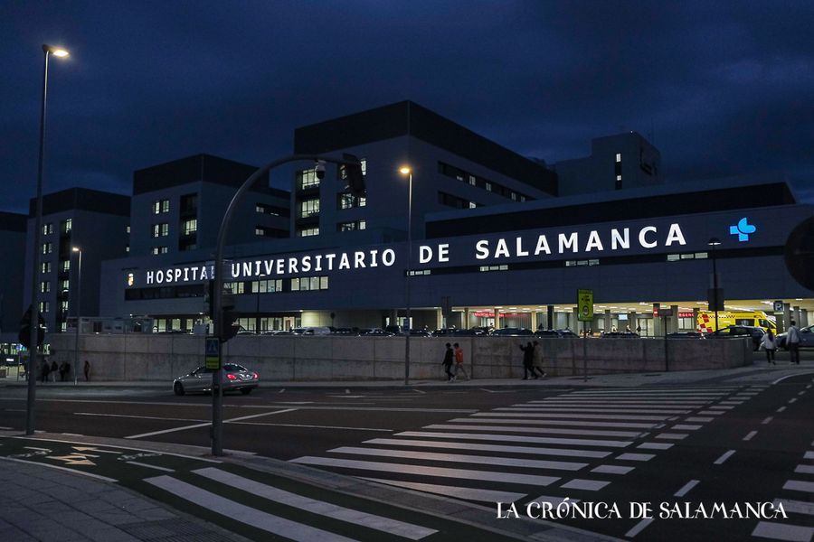 hospital universitario salamanca noche.