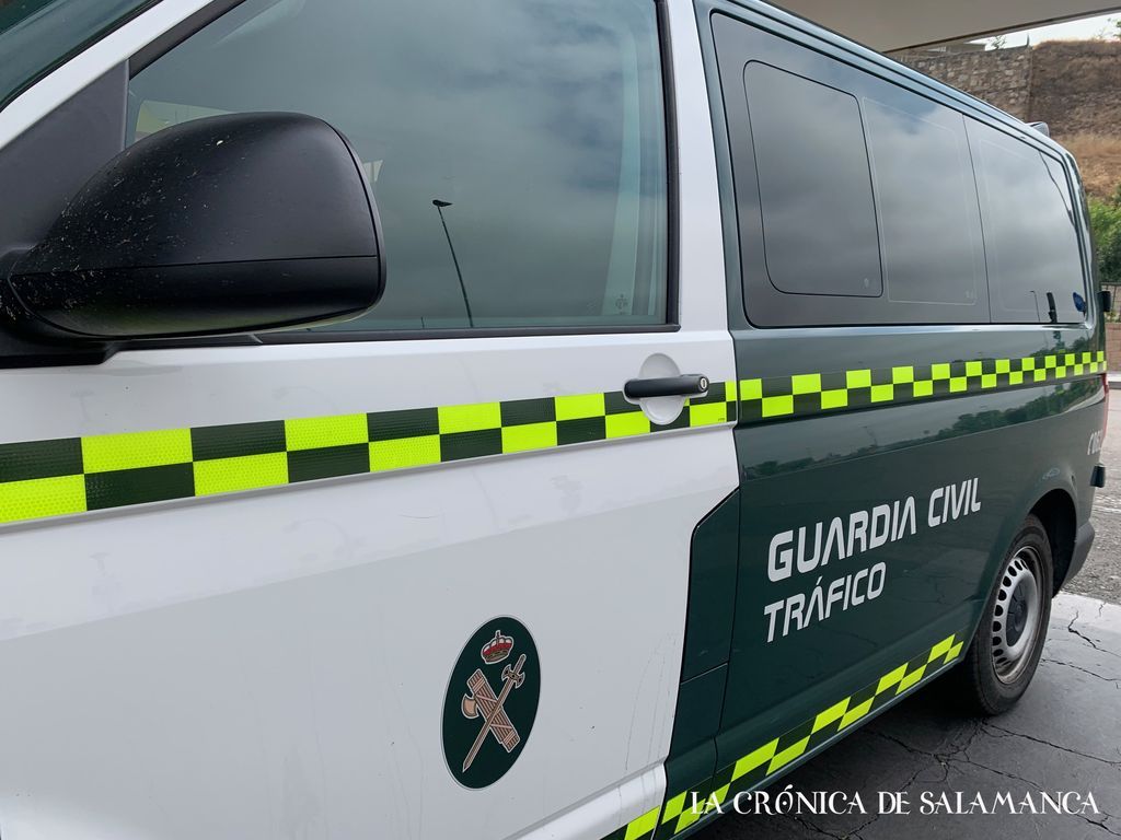 Un vehículo de la Guardia Civil de Tráfico. (Archivo)