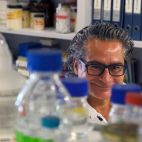 El catedrático de Bioquímica y Biología Molecular de la Universidad de Salamanca e investigador del Instituto de Biología Funcional y Genómica Juan Pedro Bolaños. (Ical/Arranz)