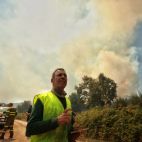 Miguel Ángel Luengo, alcalde de La Alberca, a pie de incendio. (Ical/Vicente)