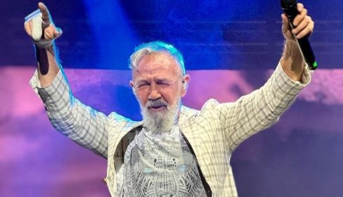 El cantante Rafa Sánchez, durante uno de sus conciertos. Foto: Instagram.