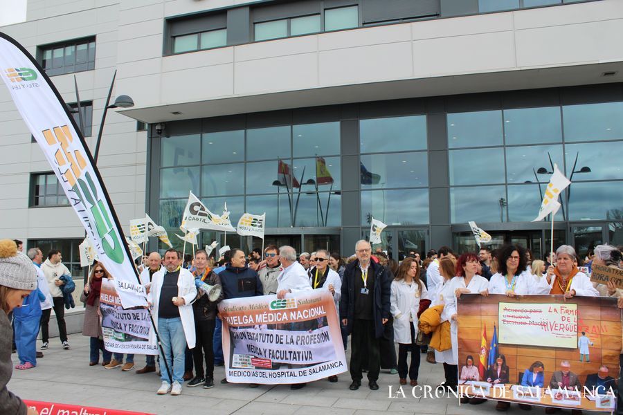 Una protesta de los médicos en huelga, el pasado mes de febrero. Una protesta de los médicos en huelga, el pasado mes de febrero.